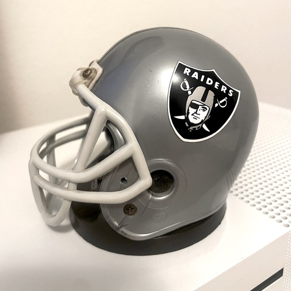 Vintage NFL Raiders Miniature Helmet Bulova digital alarm clock - Picture 2 of 4